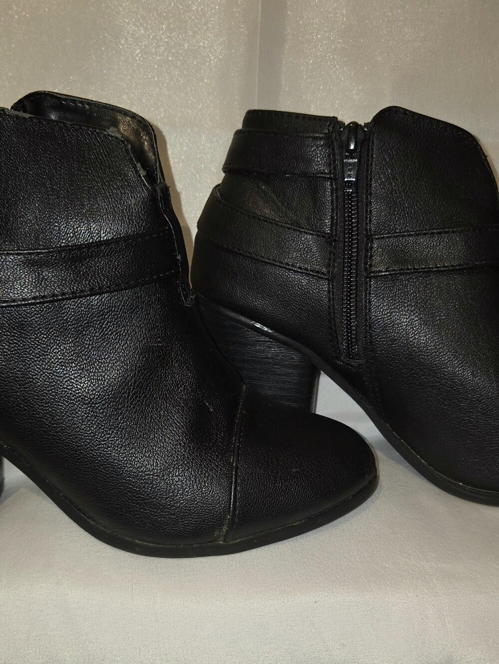 LC Lauren Conrad Black Faux Leather Ankle Booties with Side Zip. 7